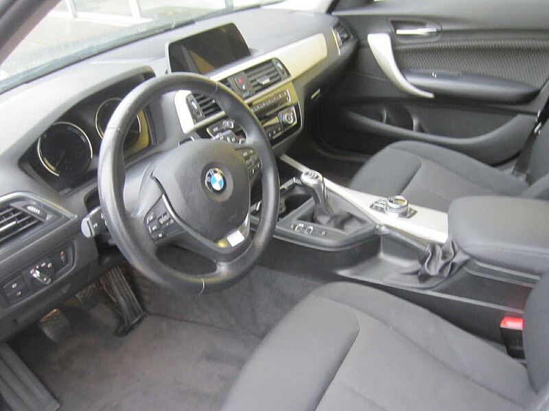 BMW 118 d Advantage LED/Navi/PDC/Hifi-Lautsprecher