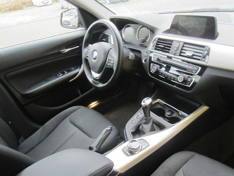 BMW 118 d Advantage LED/Navi/PDC/Hifi-Lautsprecher