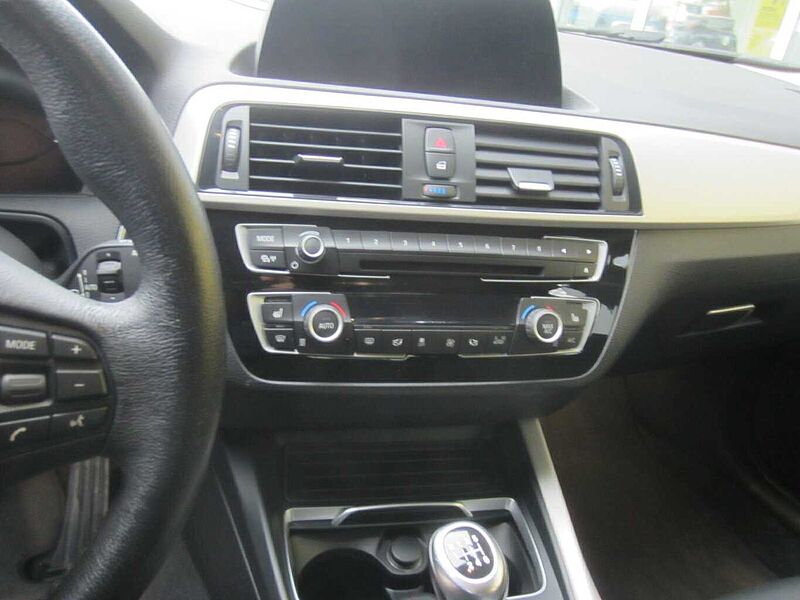 BMW 118 d Advantage LED/Navi/PDC/Hifi-Lautsprecher