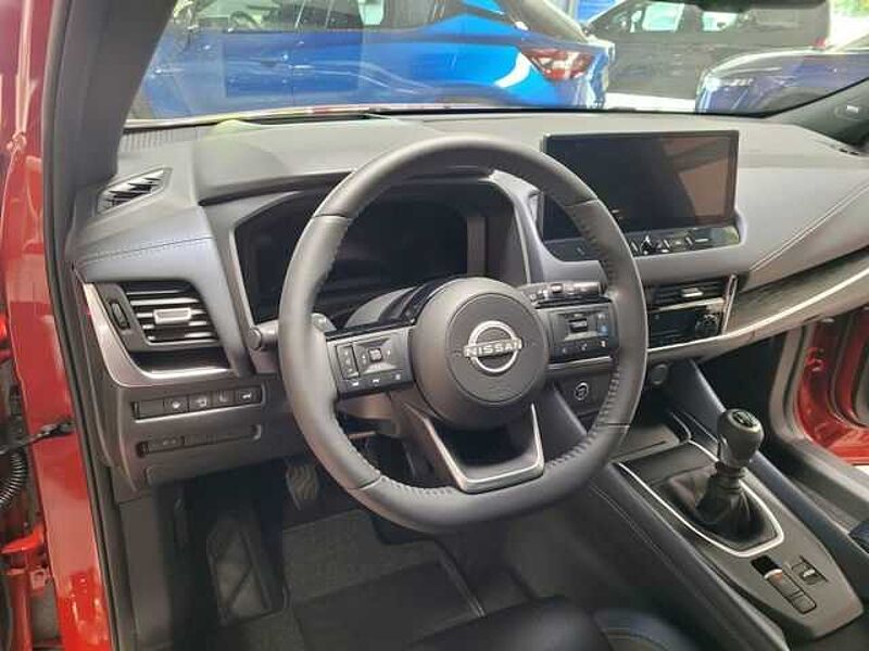 Nissan Qashqai 1.3 DIG-T Tekna MHEV HUD Panorama Navi Soundsystem Bose 360 Kamera LED ACC El. H