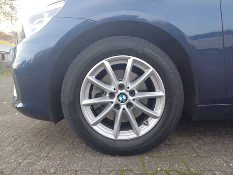 BMW 218 i Advantage Active Tourer 218i Navi El. Heckklappe Mehrzonenklima Fahrerprofil A