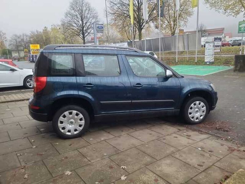 SKODA Yeti Ambition Outdoor 1.2 TSI SHZ Temp PDC Speedlimiter Alu Klima Lichtsensor