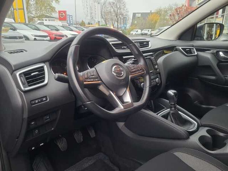 Nissan Qashqai Shiro 1.3 DIG-T EU6d Navi Mehrzonenklima DAB SHZ Spurhalteass. Fernlichtass.