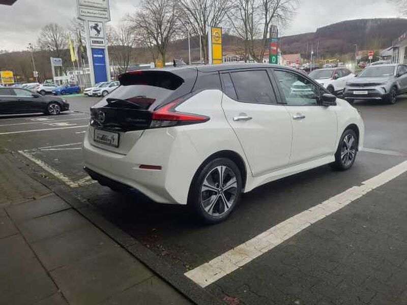 Nissan Leaf 62 kWh e+ Tekna Navi Leder Soundsystem Bose 360 Kamera LED ACC Apple CarPlay