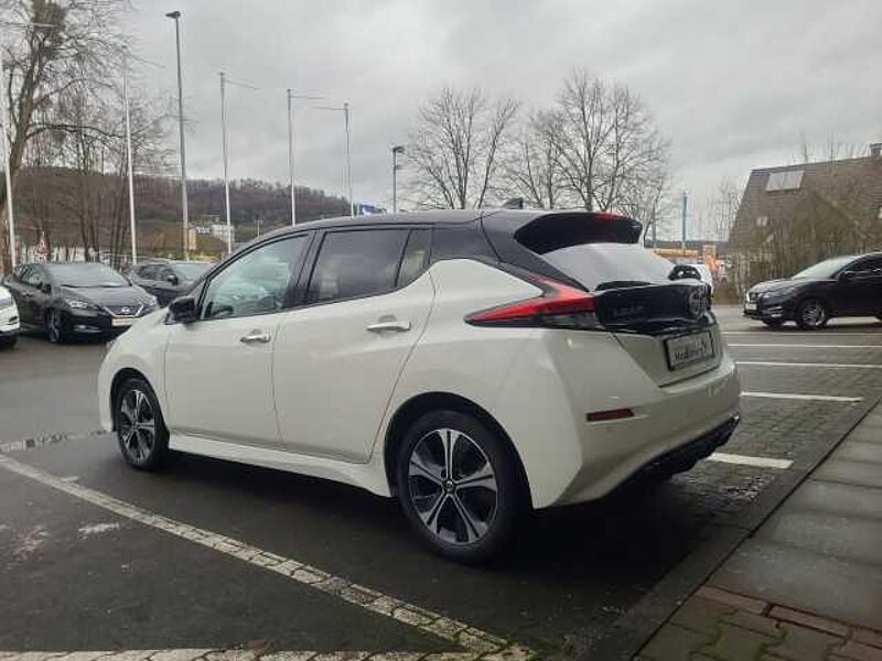 Nissan Leaf 62 kWh e+ Tekna Navi Leder Soundsystem Bose 360 Kamera LED ACC Apple CarPlay