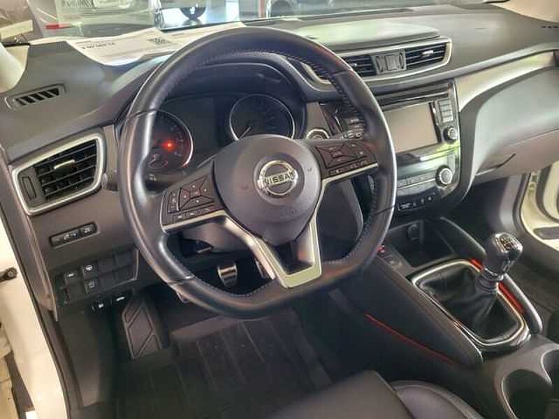 Nissan Qashqai 1,3 DIG-T Tekna AHK-abnehmbar Panorama Navi 360 Kamera LED Kurvenlicht ACC