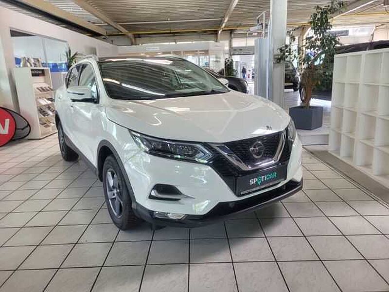 Nissan Qashqai 1,3 DIG-T Tekna AHK-abnehmbar Panorama Navi 360 Kamera LED Kurvenlicht ACC