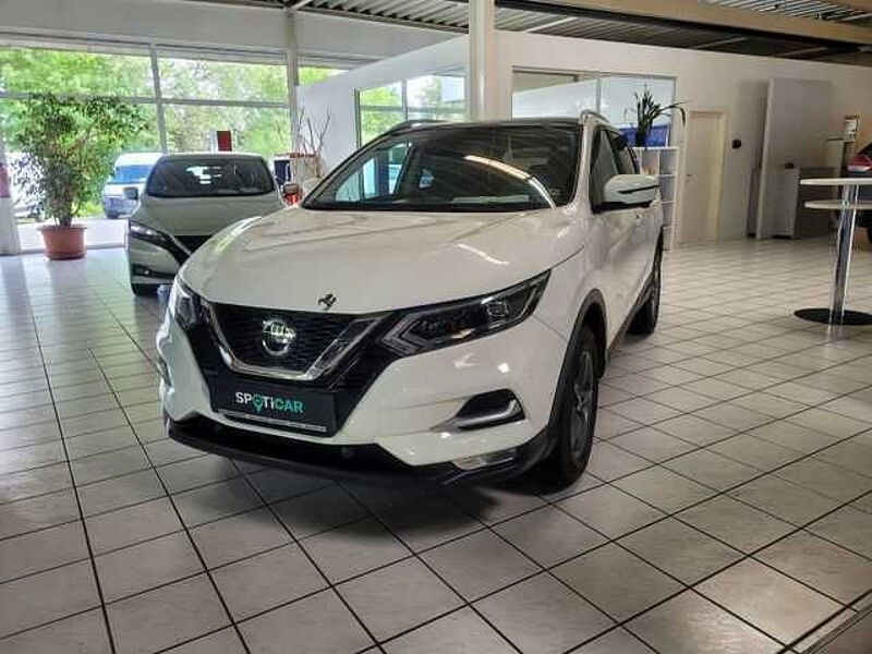 Nissan Qashqai 1,3 DIG-T Tekna AHK-abnehmbar Panorama Navi 360 Kamera LED Kurvenlicht ACC