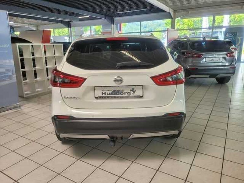 Nissan Qashqai 1,3 DIG-T Tekna AHK-abnehmbar Panorama Navi 360 Kamera LED Kurvenlicht ACC